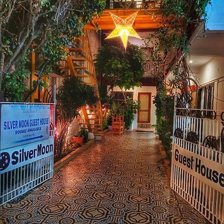 Silver Moon Guest House Mahabalipuram Buitenkant foto