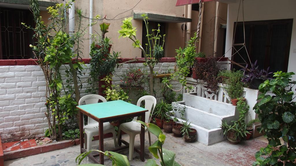 Silver Moon Guest House Mahabalipuram Buitenkant foto