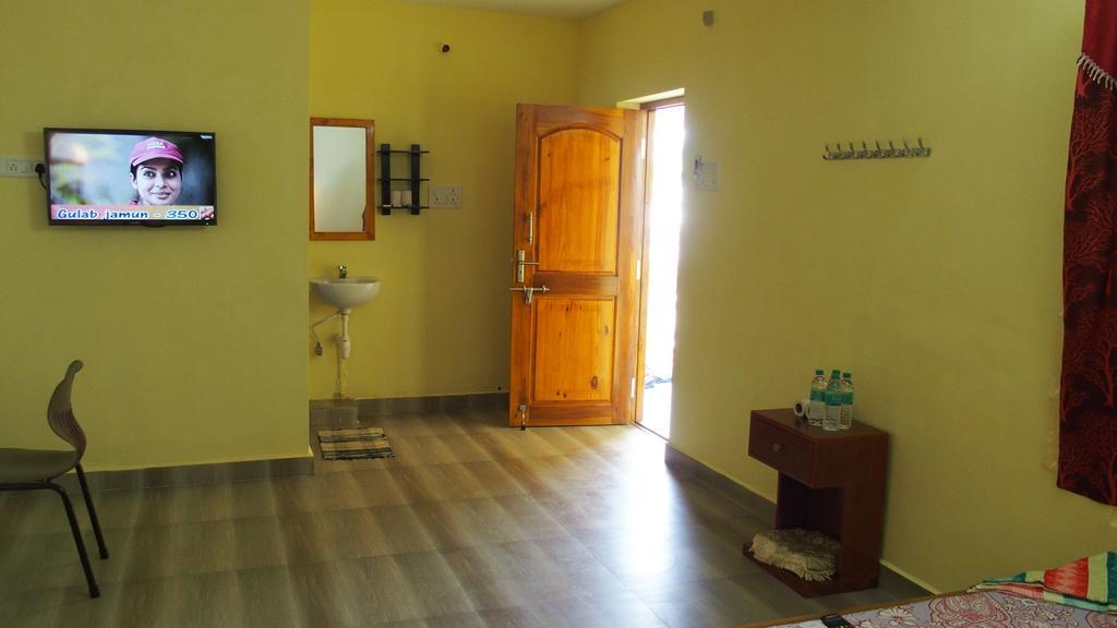 Silver Moon Guest House Mahabalipuram Buitenkant foto
