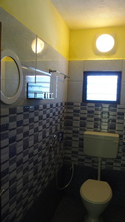 Silver Moon Guest House Mahabalipuram Buitenkant foto