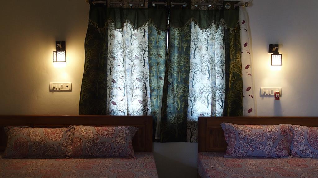Silver Moon Guest House Mahabalipuram Buitenkant foto