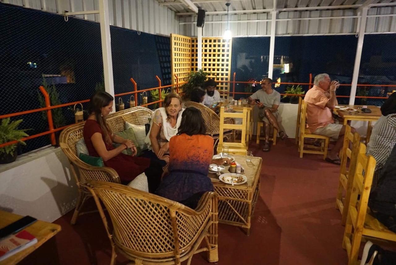 Silver Moon Guest House Mahabalipuram Buitenkant foto